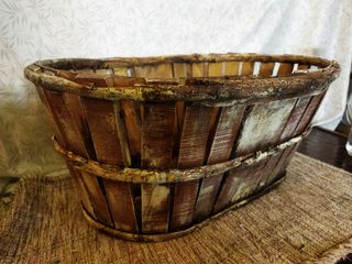 Banasta antigua de madera