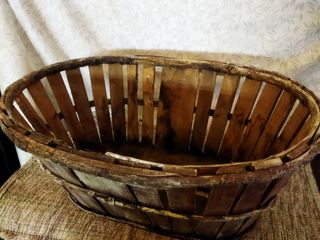 Banasta antigua de madera