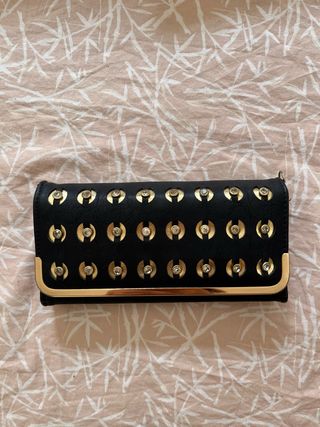 Cartera negra con dorado