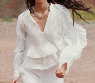 Blusa Zara blanca volantes y bordados