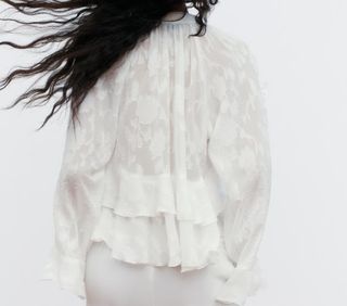 Blusa Zara blanca volantes y bordados