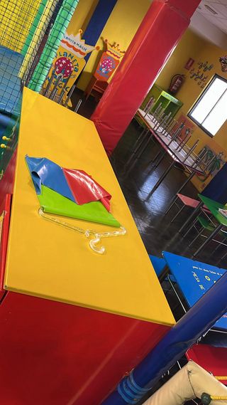 Parque bolas infantil, con más de 20 años 