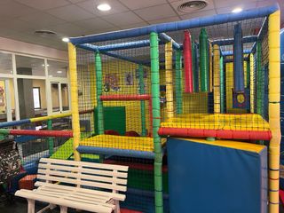 Parque bolas infantil, con más de 20 años 