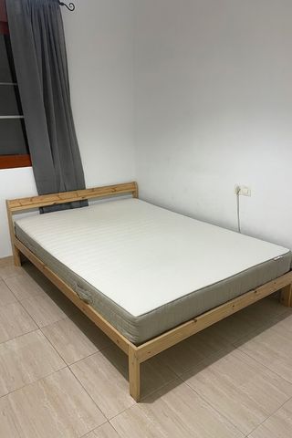 Cama matrimonio madera con colchón 
