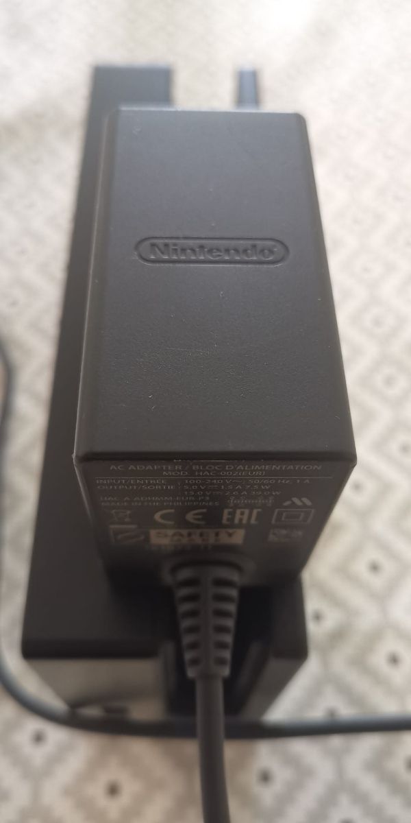 Nintendo Swith original con base de conexión