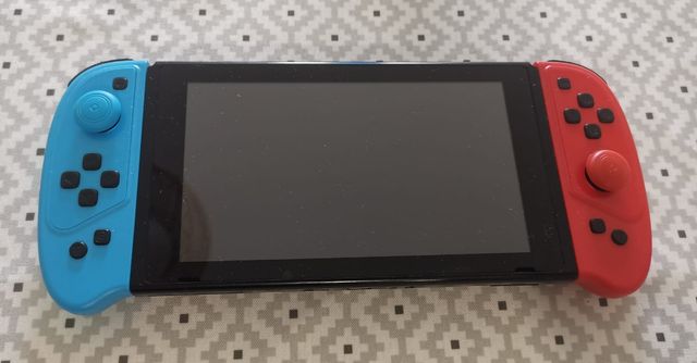 Nintendo Swith original con base de conexión