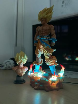 Goku SSJ - Figura DBZ iluminada