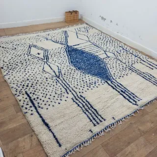 Tappeto berbero marocchino in lana bianca e blu