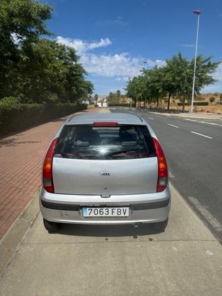 Tata Indica 2006
