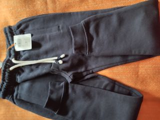 Pantalones chándal niño.