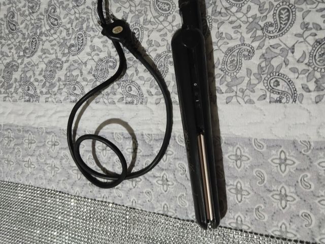 Plancha pelo Philips SalonStraight Essential