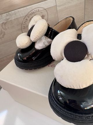 Scarpe bimba Florens, nuove numero 19