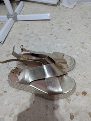 Sandalias esparto doradas