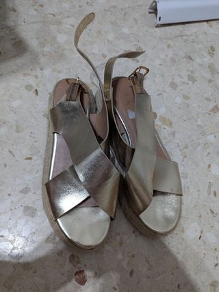 Sandalias esparto doradas
