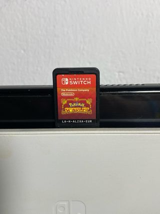 Nintendo Switch OLED Pokémon Escarlata NEGOCIABLE