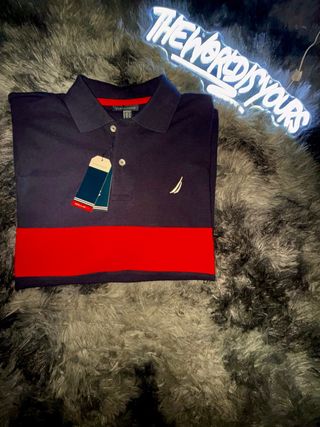 Polo Nautica azul y rojo