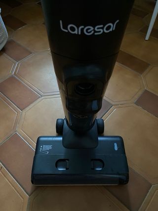 Aspiradora y fregadora marca laresar