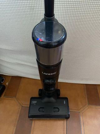 Aspiradora y fregadora marca laresar