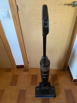 Aspiradora y fregadora marca laresar
