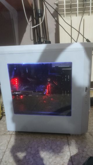 Torre PC Gaming Blanca