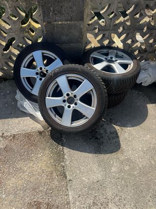 4 Llantas Mercedes con neumáticos