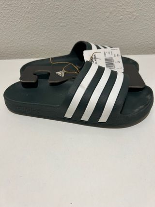 Chanclas Adidas - Negras y Blancas