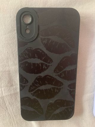 Fundas iPhone Xr: Morada y negra