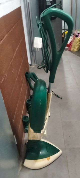 Aspiradora Vorwerk usada con accesorios