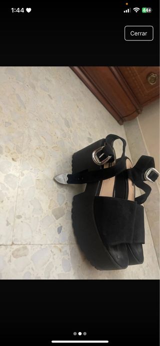 Zuecos negros plataforma