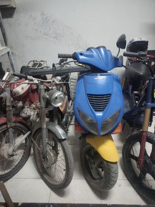 2 Motocicletas clásicas: Derbi Variant y Antorcha