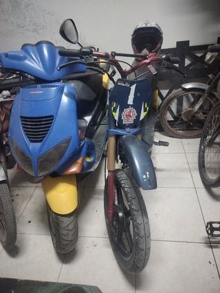 2 Motocicletas clásicas: Derbi Variant y Antorcha