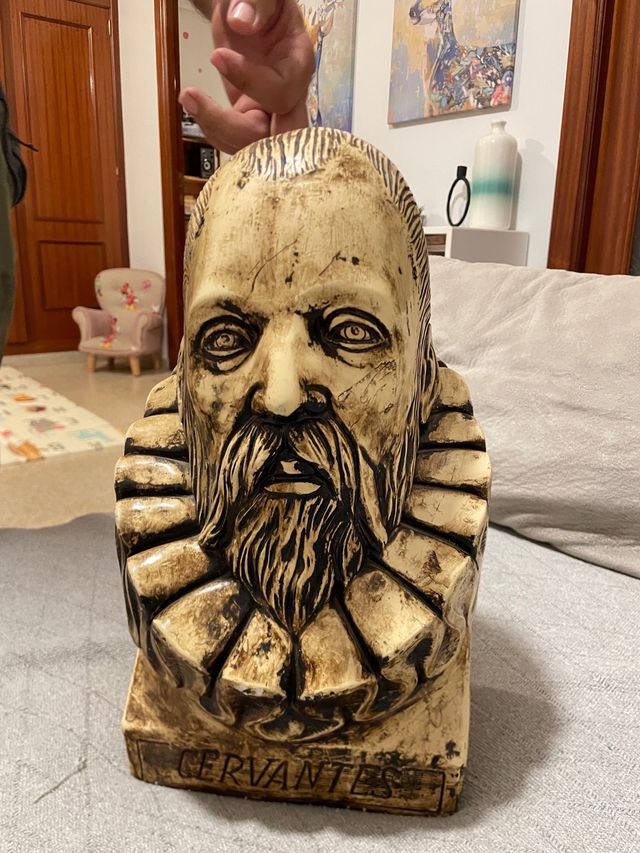 Busto Miguel de Cervantes