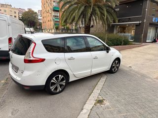 Renault Grand Scenic 2012