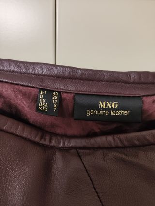 Falda cuero Burdeos Mango
