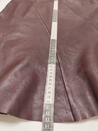 Falda cuero Burdeos Mango