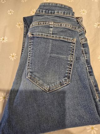 Ropa Stradivarius, Bershka, Lefties, como nueva