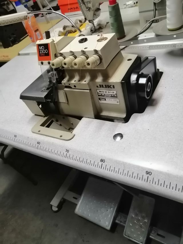 Overlock JUKI MO-2312 2 agujas 4 hilos