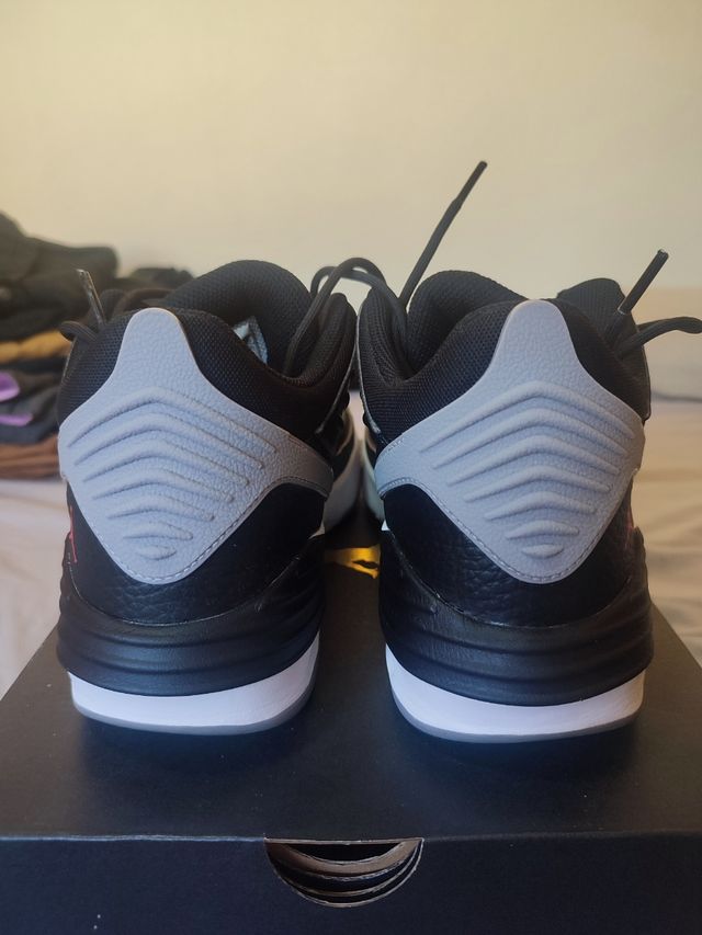 Zapatillas Jordan Max Aura 5 - Negras/Rojas