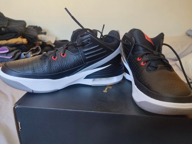 Zapatillas Jordan Max Aura 5 - Negras/Rojas