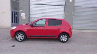 Renault Dacia sandero  2009