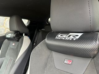 Reposacabezas Toyota GR Sport
