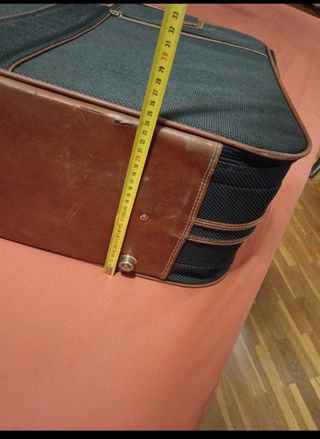 Maleta viaje gris y marrón. Con ruedas. 