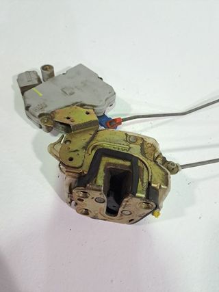 CERRADURA PUERTA DELANTERA DERECHA NISSAN TERRANO/TERRANO.II (8)