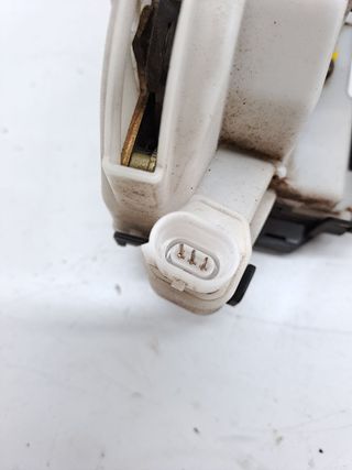 CERRADURA PUERTA DELANTERA DERECHA VOLKSWAGEN GOLF III BERLI