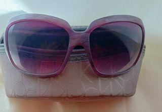 Gafas sol moradas grandes. Color degradable 