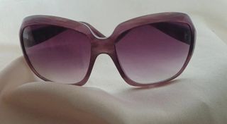 Gafas sol moradas grandes. Color degradable 