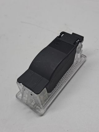 LUZ INTERIOR MERCEDES-BENZ CLASE C COUPE (W205) (7)