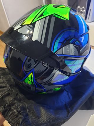 Casco moto integral diseño futurista