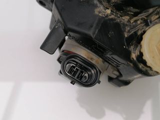 FARO ANTINIEBLA DERECHO TOYOTA HILUX (GUN1)