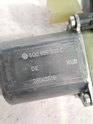 MOTOR ELEVALUNAS DELANTERO IZQUIERDO VOLKSWAGEN TIGUAN (AX1)